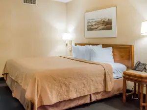 Quality Inn & Suites Burnham, PA