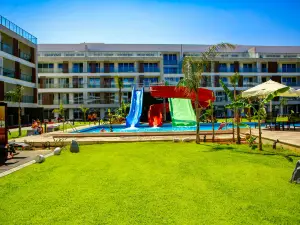 Courtyard Long Beach Holiday Resort