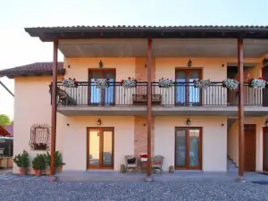 Ama Guest House