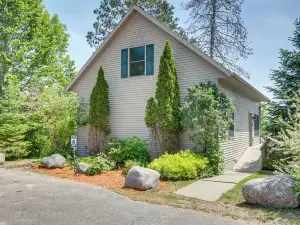 Lakefront Wisconsin Getaway w/ Kayak + Boat Dock!