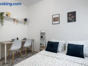Micro Studio 10