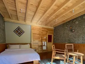 Kavan Residency gulmit