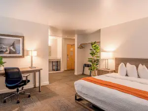 Inn at Moss Landing Point