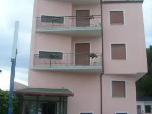 ピッコロ ホテル