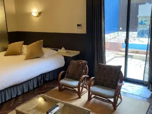 Hotel Takao Asile