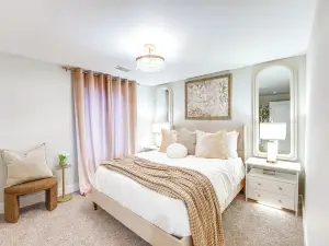 Serene and Updated Escape 1 Mi to Heritage Landing