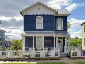 Cozy Virginia Home in Lynchburg Historic District!
