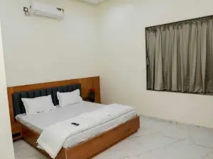 Glitz by Revansh Rooms-Alibaug Sea