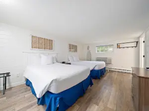 Sandwich Inn and Suites