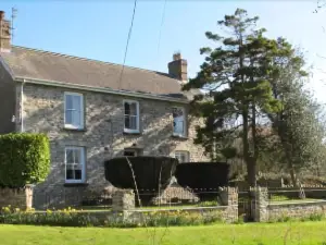 Llysyfran Farm B&B