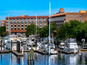DoubleTree by Hilton Hotel New Bern  Riverfront