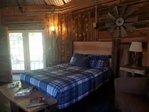 The Mountaineer - Rustic Mountain Yurt