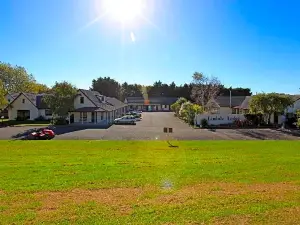 Kapiti Lindale Motel and Conference Centre