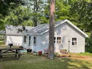 Cozy Interlochen Cabin w/ Dock: 1 Mi to Green Lake