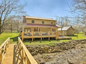 Lyles Peaceful Creekside Home Hot Tub and Fire Pit