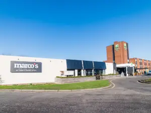 步仁伍德假日飯店