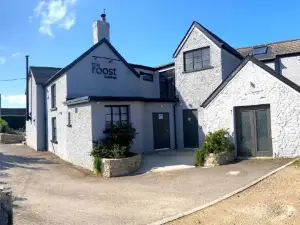 The Roost on Rock Road