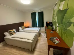 Doppelzimmer mit Bad und Küche