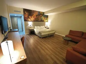 dayman hotel