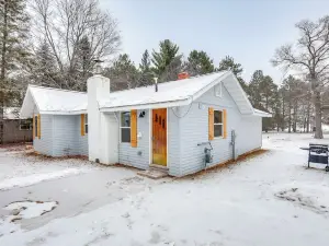 Fish Year-round: Riverfront Cottage in Rhinelander