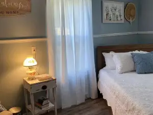 Kansas Cottage