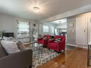 Modern & Cozy Cape | 4 Bedroom House | Central Location
