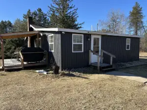 Cozy cabin on trail system in the heart of the waterfall capital of Wisconsin