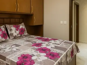 Chic  Spacious Retreat in Porto Said