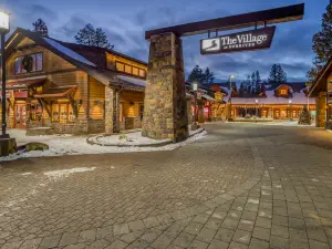 Charming Cabin with Decks and Community Pool - Cozy Rustic Escape