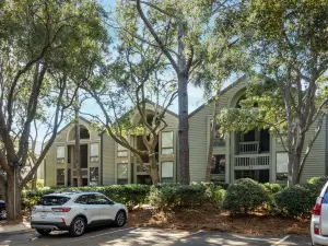 Spectacular Water Views and Private Deck - Charming Coastal Haven