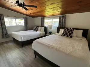 Old Homestead Private Beach Cottage