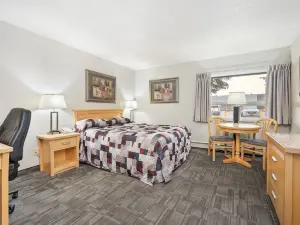 Guest House Inn & Suites