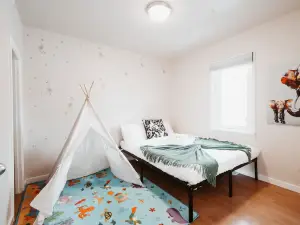 Stay & Play - Central Family Friendly