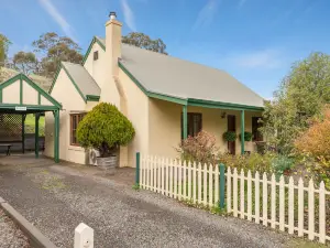 Country Pleasures Bed and Breakfast