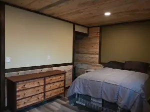 Alaska River Pirates Cabins