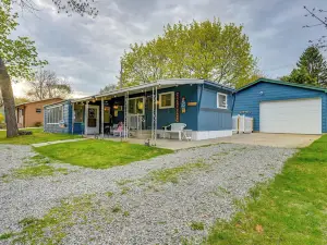 Pet-Friendly Caseville Cottage: Walk to Lake Huron