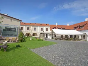 Hotel Historia & Historante