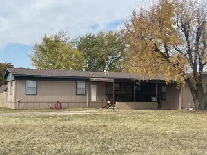 IV Rozes Ranch Charming 3-bedroom country house with AC and WiFi in Longdale.