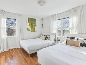 Luxury 3BR Home Game Room Free Parking