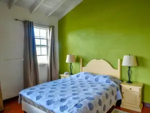 Two Bedroom Apartment with Pool Located in a Quiet Community