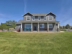 Remarkable Yakima Getaway w/ Pool & Hot Tub!