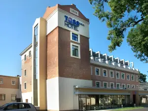 Toss Hotel