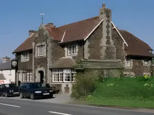 Fox & Hounds Hotel