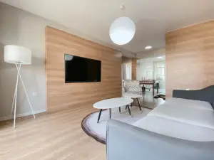 Romantic Two-Bedroom Apartment (Huanbao Road)