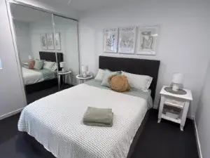 Location, Location, Location - Very Large Apartment