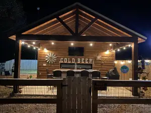 Circle C Cabin Perfect for Cozy Relaxing Retreats