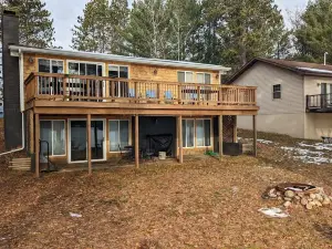 Moon Lake Waterfront Getaway