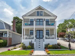 Luxury Oceanfront Bayside Jewel