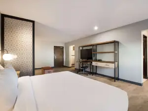 Everhome Suites Corona