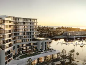 Crowne Plaza Shell Cove Marina